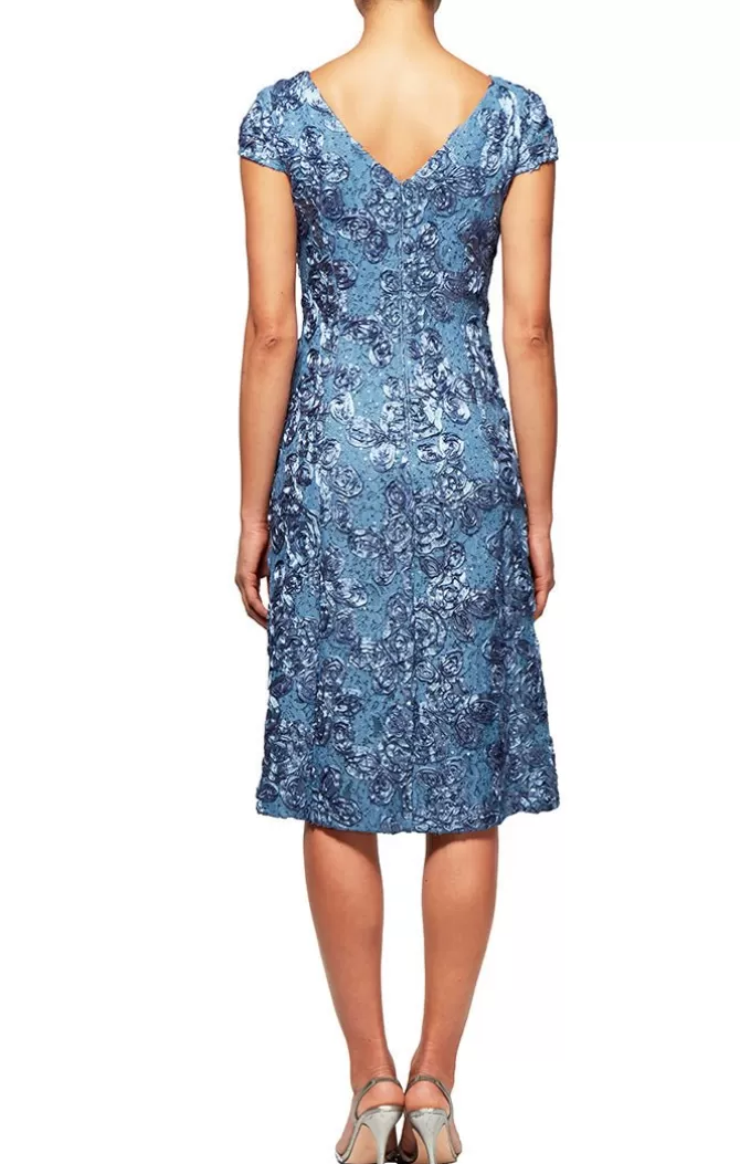 Women Alex Evenings Petite Sizes*Petite Cocktail Dress In Rosette Lace With Cap Sleeves